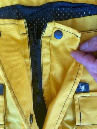 Chaqueta Hebbos Amarilla