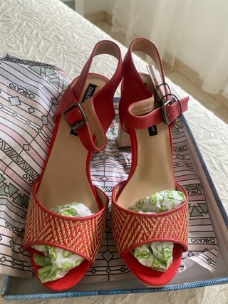 Sandalias Chika10 Talla 37 Rojas