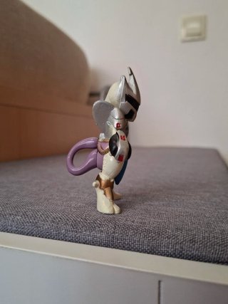 Armored Mewtwo - Figura Pokémon