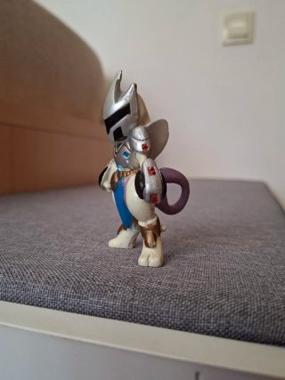 Armored Mewtwo - Figura Pokémon
