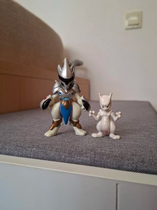 Armored Mewtwo - Figura Pokémon