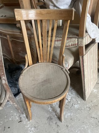 Lote 9 Sillas Thonet Antiguas a Restaurar