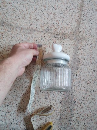 Portaoggetti in vetro con coperchio bianco