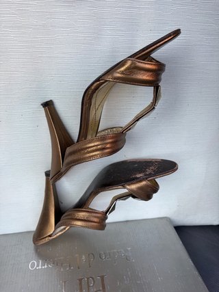 Sandalias Pedro del Hierro Tacon Dorado