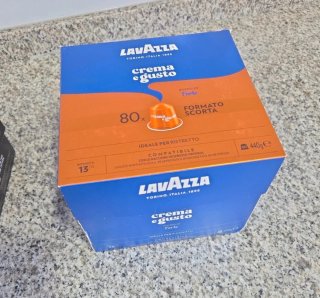 Cafetera Nespresso Inissia + cápsulas
