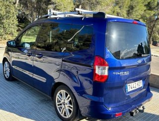 Ford E-Tourneo Courier 2017