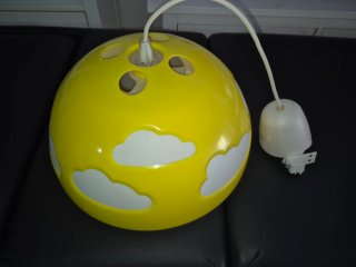 Lámpara infantil Ikea nubes amarilla