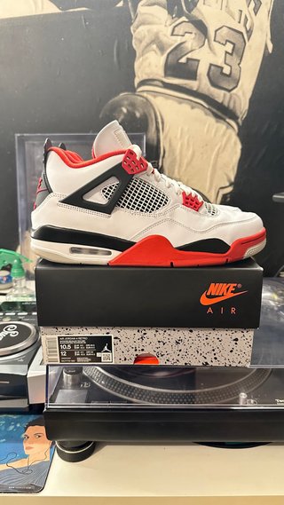 Nike Jordan 4 Fire Red
