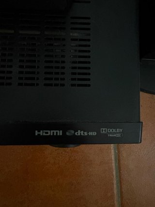 Altavoces y Receptor Yamaha Negro
