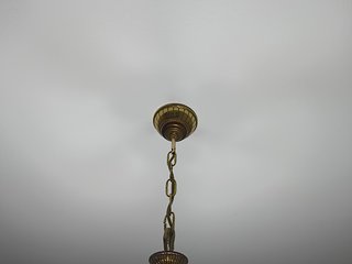 Lámpara de techo dorada antigua vintage