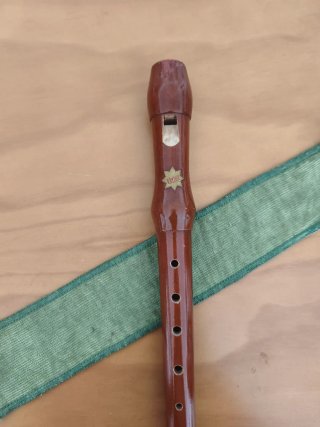 Flauta dulce madera marrón