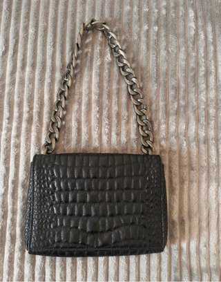Bolso Zara negro efecto piel cocodrilo