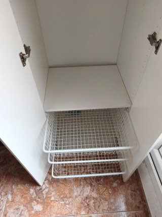 Armario blanco de madera