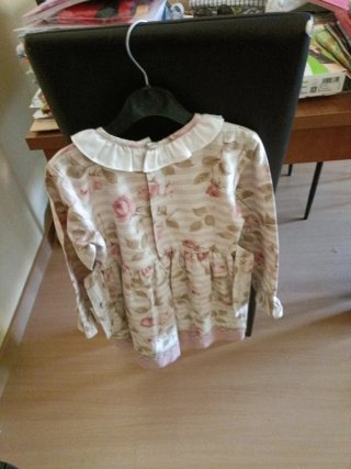 Vestido niña flores rosa y beige talla 6.