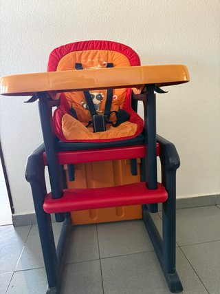 Trona de bebé y Convertible a mesa marca Jane