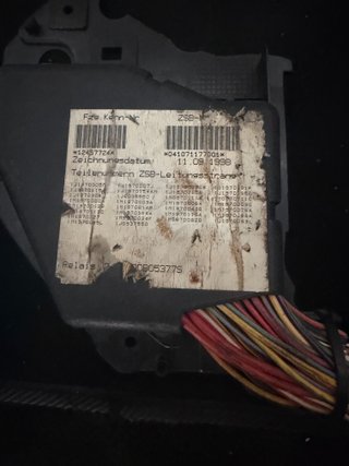 Caja Fusibles SEAT Toledo II 8L0858387A
