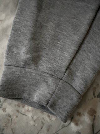 Pantalón Nike Gris