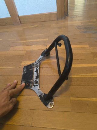 Pantalla deflector Moto. Y soporte GPS/movil.