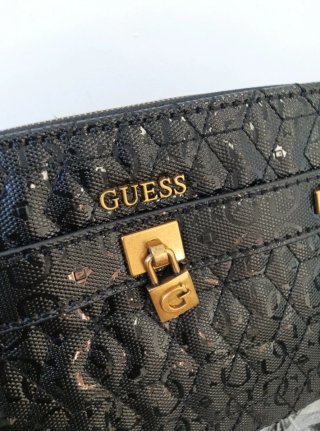 Bolso Guess Negro Dorado