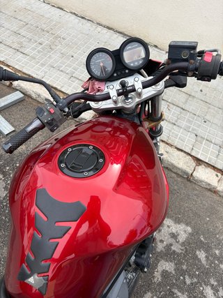 Suzuki Bandit 650 Naked Roja