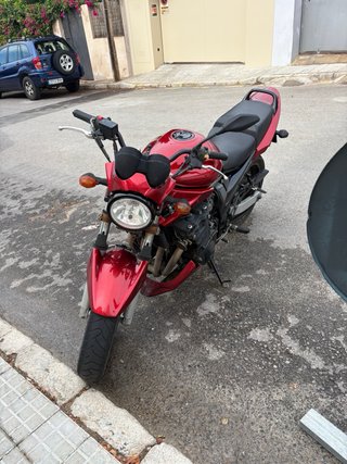Suzuki Bandit 650 Naked Roja