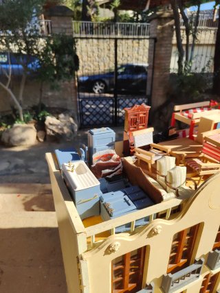 Casa de muñecas de 3 plantas