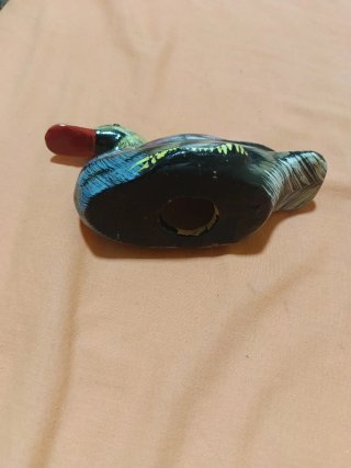Pato de cerámica decorativo