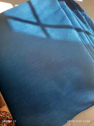 Falda valenciana azul eléctrico