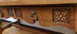 Coppia di credenze in legno intagliato