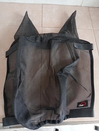 Máscara antimoscas para caballo
