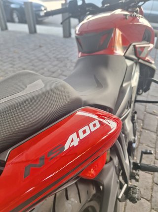 Bajaj Pulsar NS400z Roja
