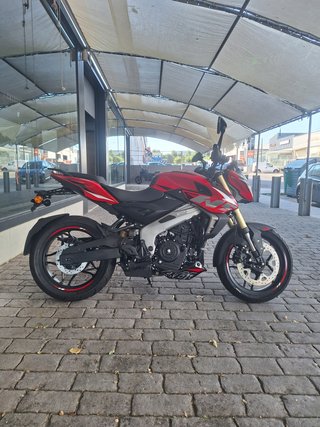 Bajaj Pulsar NS400z Roja