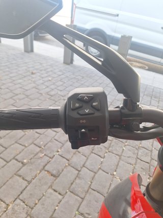 Bajaj Pulsar NS400z Roja