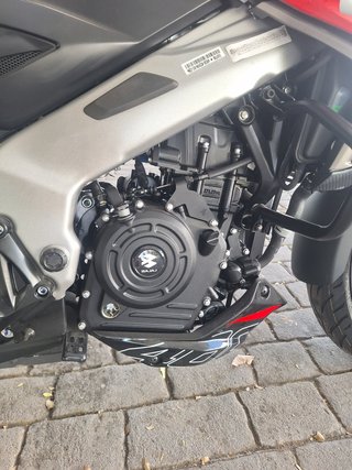 Bajaj Pulsar NS400z Roja