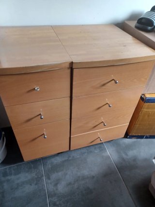 Regalo  2 cajoneras con ruedas
