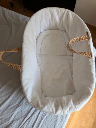 Moisés fibra natural Jacadi con funda para bebé
