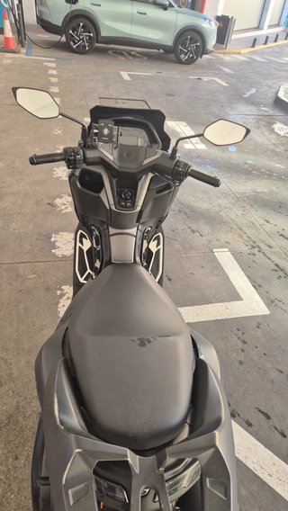 Yamaha NMAX 2025 - 1300km (NEGOCIABLE.)