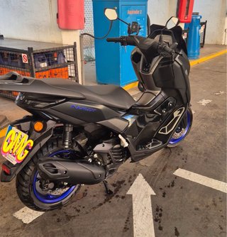 Yamaha NMAX 2025 - 1300km (NEGOCIABLE.)