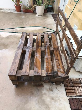 Sillón de palets con ruedas
