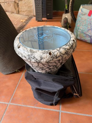 Timbal de percusión con funda