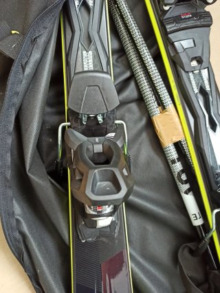 Esquís Wedze Boost 900 163cm + Bastones y Funda
