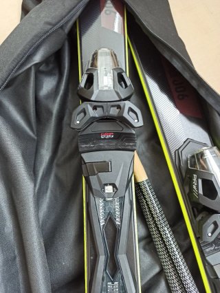 Esquís Wedze Boost 900 163cm + Bastones y Funda