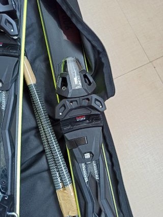Esquís Wedze Boost 900 163cm + Bastones y Funda