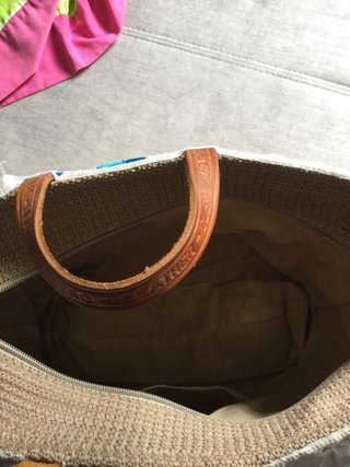 Bolso de playa de rafia con encaje