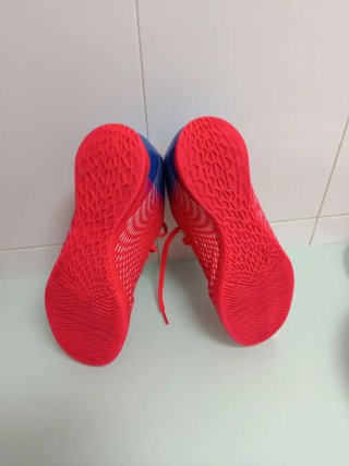 Zapatillas de fútbol sala Puma rojas