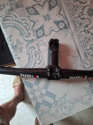 Manillar carbono con potencia