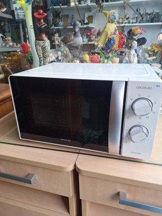 Microondas Cecotec con Grill