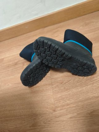 Stivali da neve Decathlon per bambini taglia 34/35