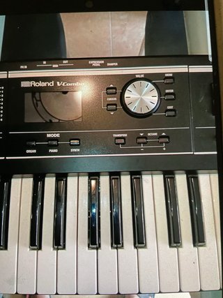Teclado Sintetizador Roland VR-09