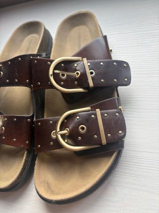 Sandalias Stradivarius Marrones Hebillas Doradas